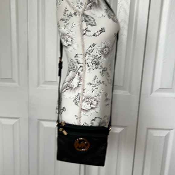 Michael Kors Crossbody - Picture 3 of 5